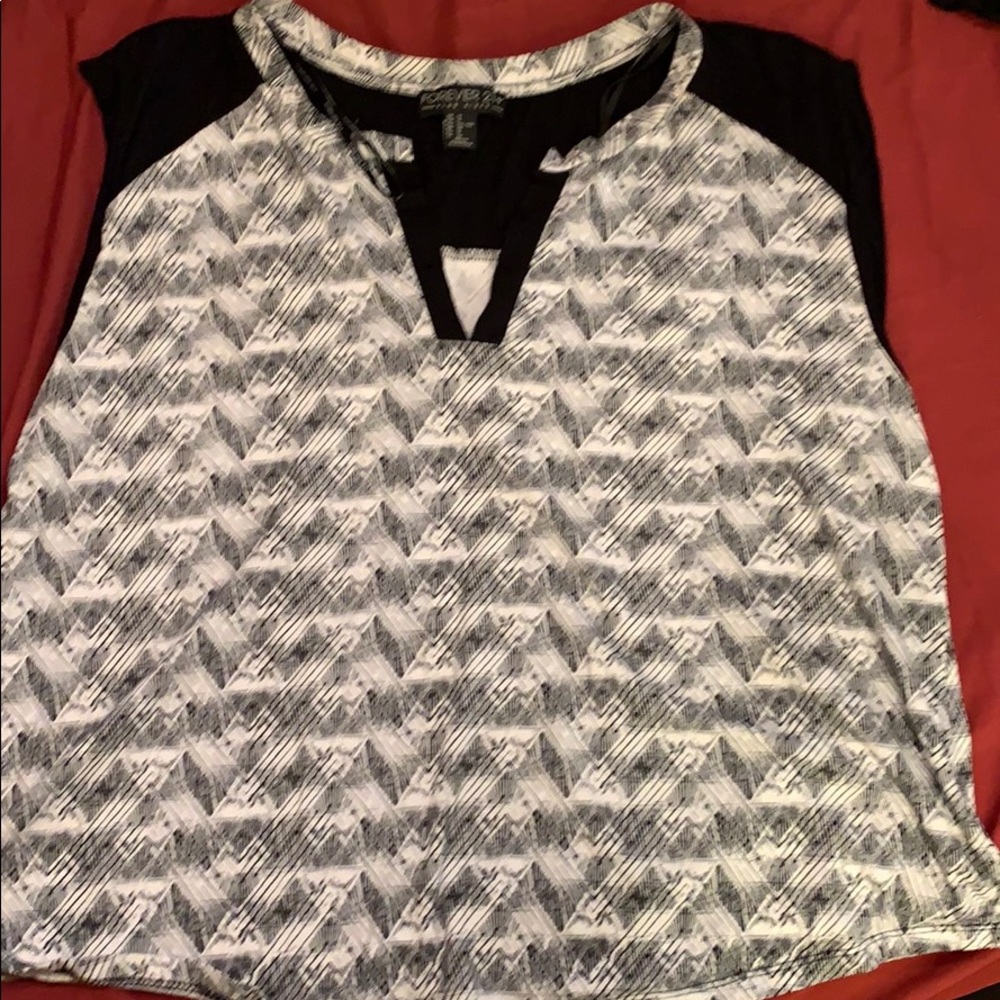 Sleeveless shirt
